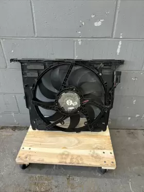 178990-10 Bmw 13-18 F10 M5 Engine Cooling Fan Assembly Oem Cracked