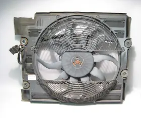 64546921395 Bmw E39 Auxiliary Cooling Fan For A/c Condensor With Shroud 1999-2003 Used Oem