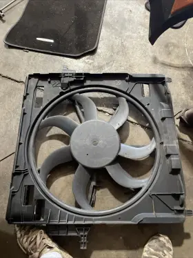 7533558 Bmw 07-10 X5 E70 Engine Radiator Cooling Fan Shroud Motor Assembly Oem #2