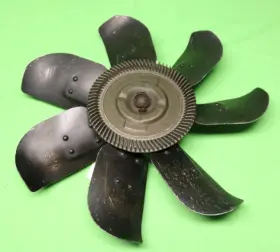3947772 General Motors 1970-72 C2 C3 Corvette 7 Blade Fan 427 454 Gm C68 Camaro Chevelle Z28