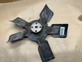 52004266 Jeep 87-95 Wrangler Yj 2.5l 4 Cyl Fan Clutch With 5 Blade Assembly Radiator 2.5 Oe