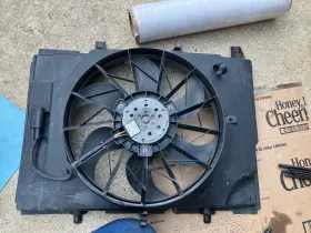 A2025053555 Mercedes-benz 97-04 R170 Slk Engine Cooling Radiator Fan Oem