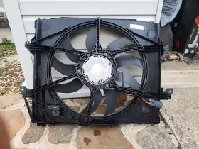 Mopar Oem 192659969231 Radiator Cooling Fan Module Assembly For 14-19 Ram 1500 3.0l Turbo Diesel