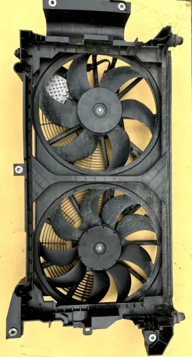 02111611 Nissan Oem Dual Radiator Cooling Fan Assembly For Leaf S 2013-2019
