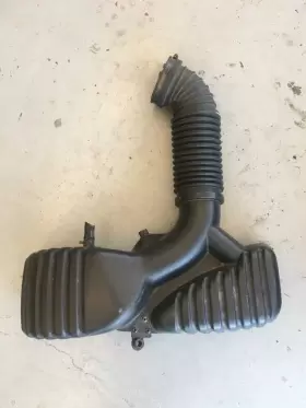 22633497 Saturn 2002 2003 Vue 2.2l Air Intake Throttle Body Duct Oem #2