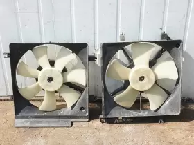 07.22.22.65 Subaru 2000 - 2004 Legacy 3.0 Liter Engine Cooling Electric Fan Motor Unit Oem
