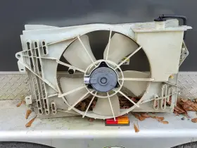 16361-0d090 Toyota 1.2006 Matrix Radiator Cooling Fan Assembly Oem